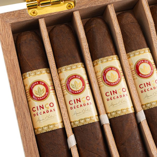 Cinco Décadas El Cumiche 五十週年 年輕小夥 - Image 3
