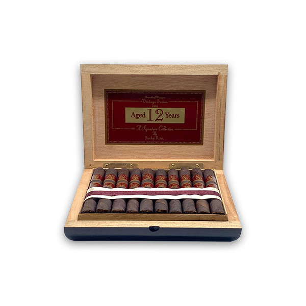 Vintage 1990 Petite Corona 佳釀1990 小高朗拿